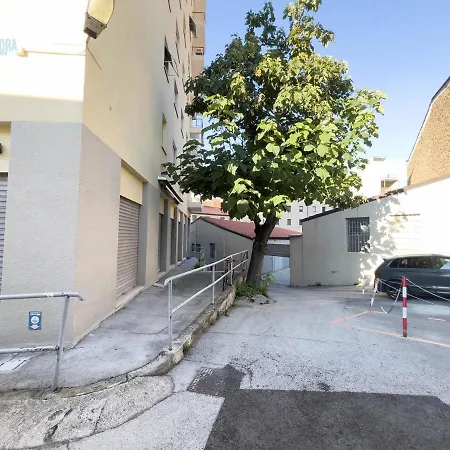 Economo B5 Tirabora Short Rent 公寓 *