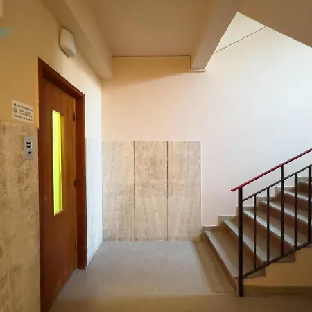 Economo B5 Tirabora Short Rent Apartmán *