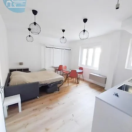Economo B5 Tirabora Short Rent Apartment Trieste