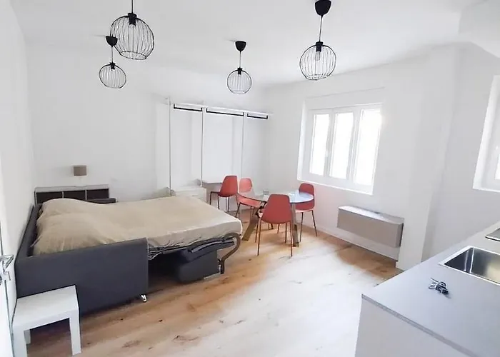 Economo B5 Tirabora Short Rent Appartement Triëst